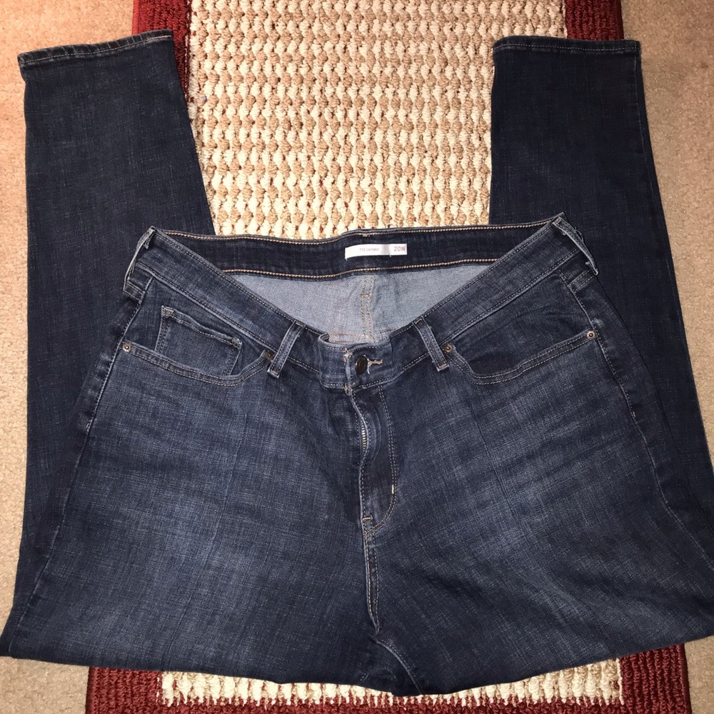 Levi’s 711 Skinny jeans